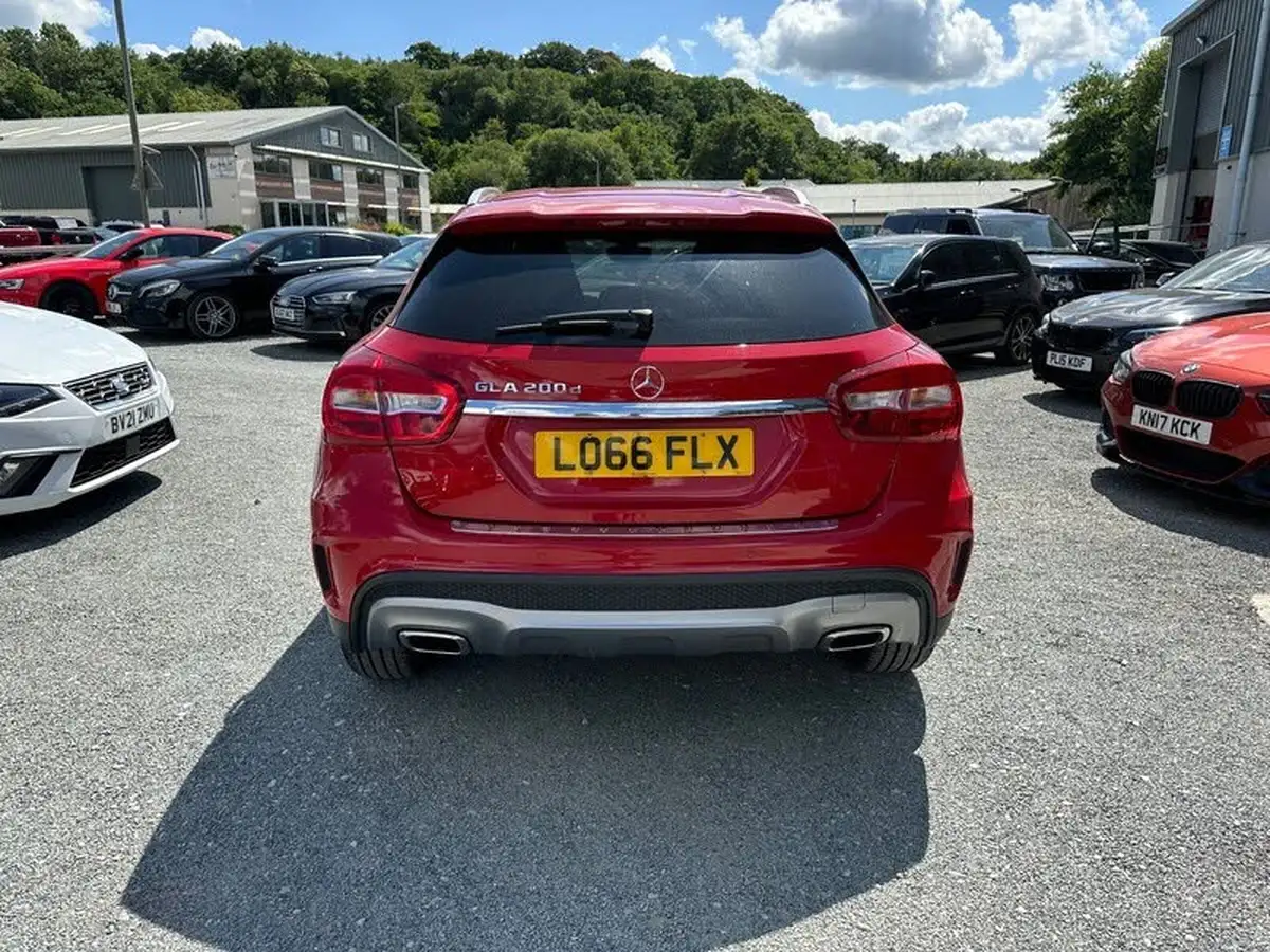 2016-mercedes-benz-gla-class-21d-gla-200d-amg-line-executivess-big-5