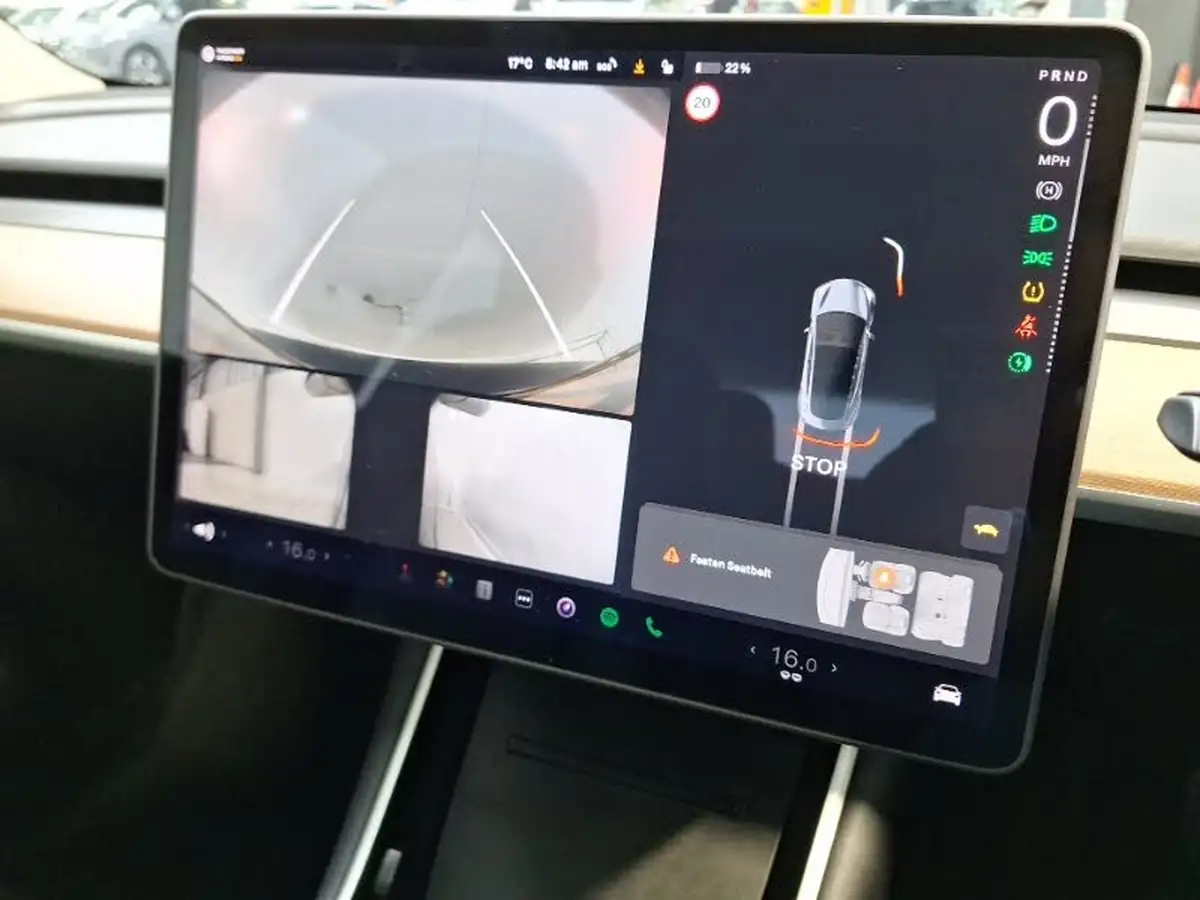 2020-tesla-model-3-e-long-range-big-9