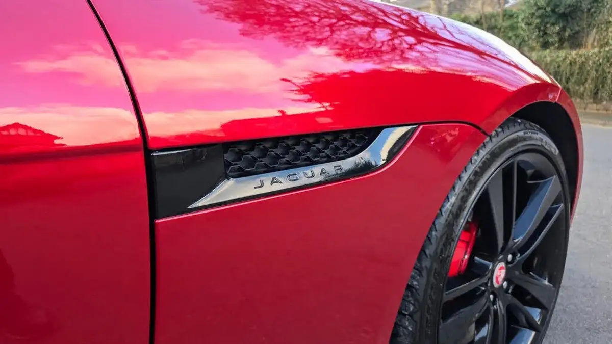 2016-jaguar-f-type-50-r-coupe-awd-big-8