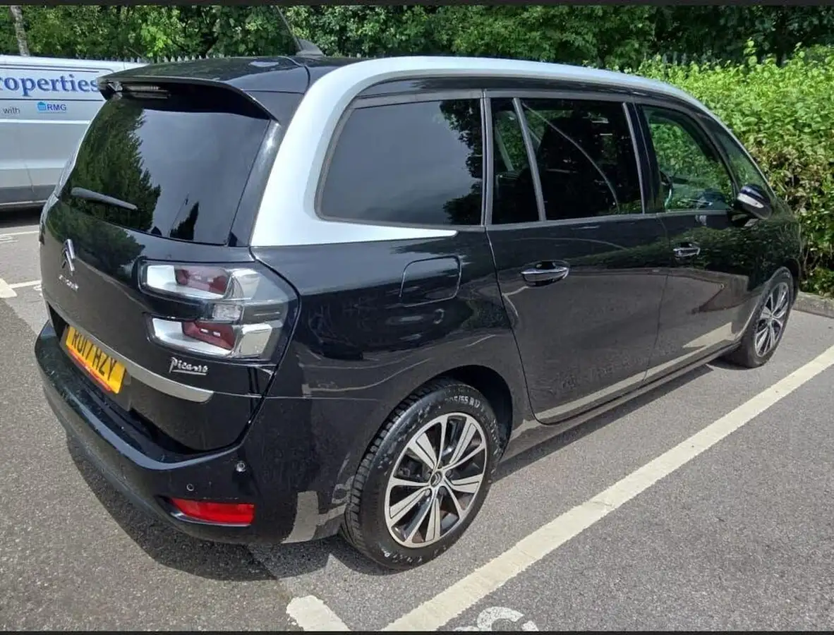 2017-citroen-grand-c4-picasso-16bluehdi-flair-eat6-big-3