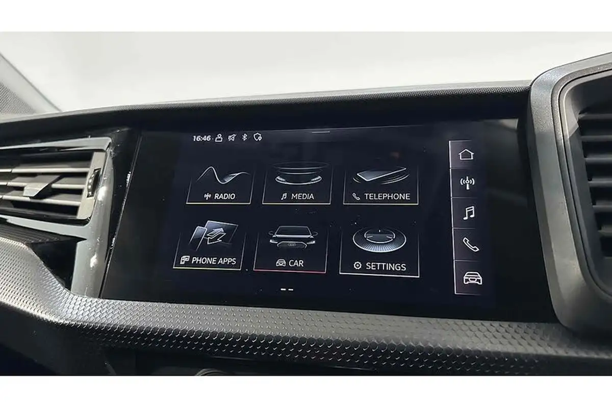 2022-audi-a1-10-25-tfsi-technik-big-40