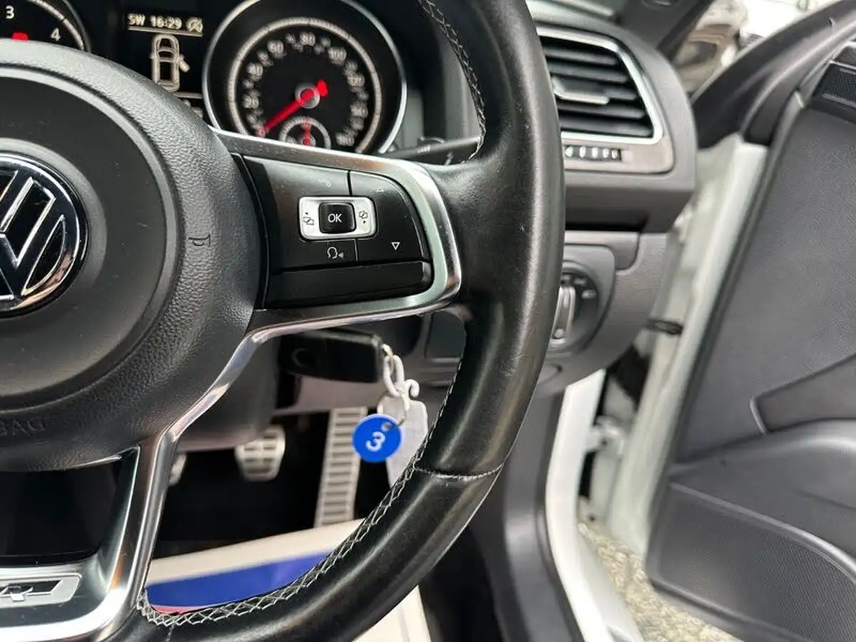 2015-volkswagen-scirocco-20tdi-r-line-184ps-big-28