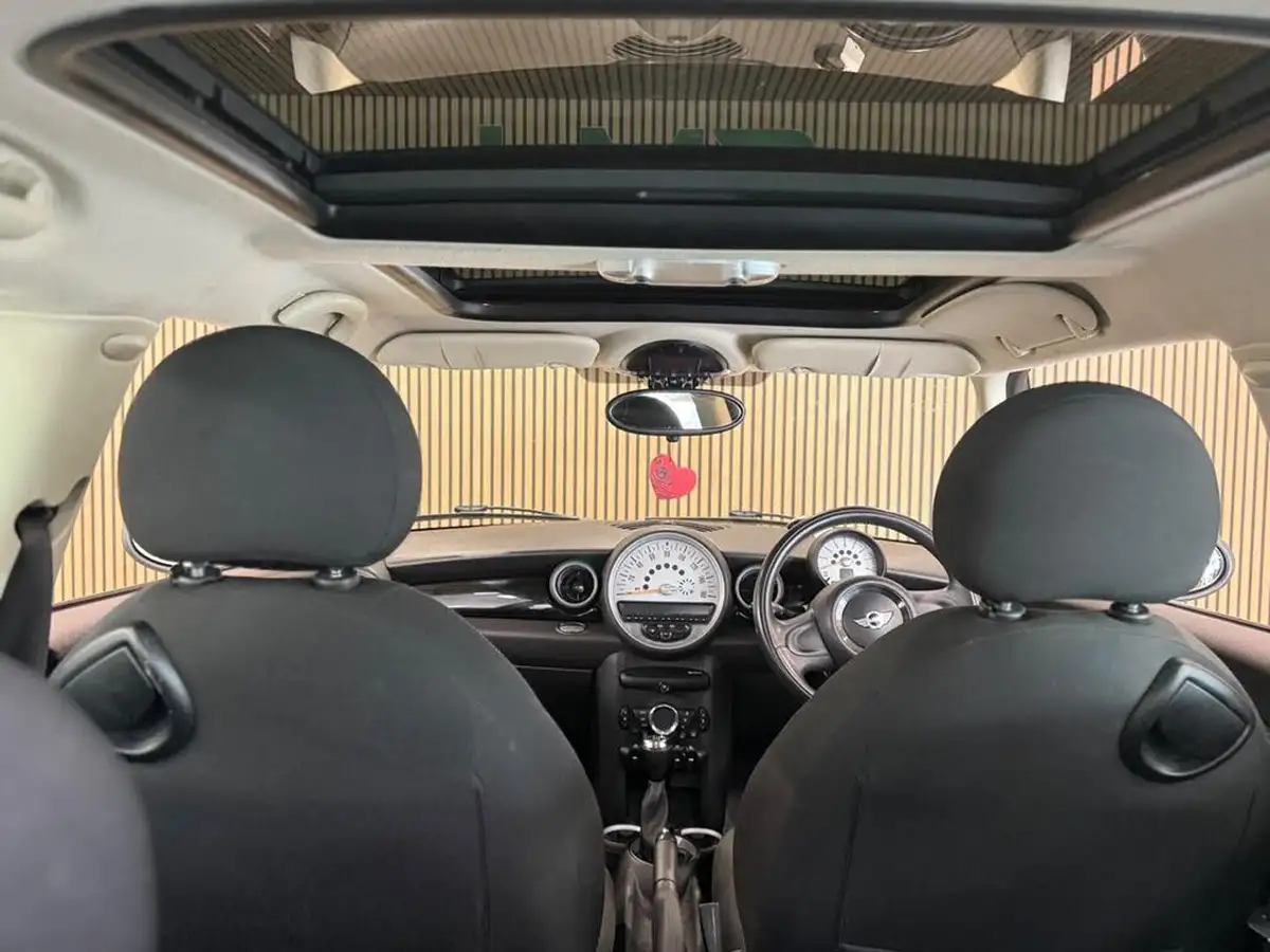 2013-mini-cooper-16-one-98bhp-sport-chili-hatchback-3d-big-22