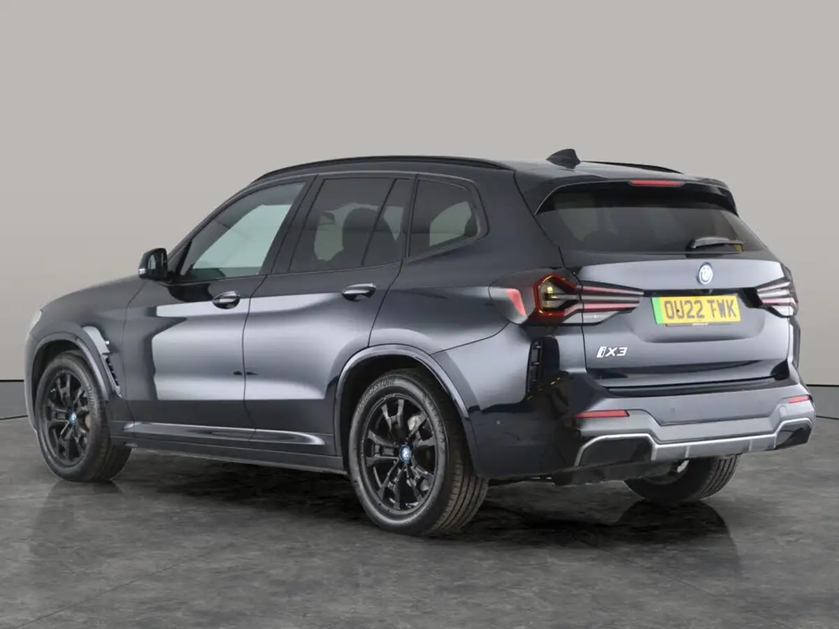2022-bmw-ix3-e-m-sport-big-11