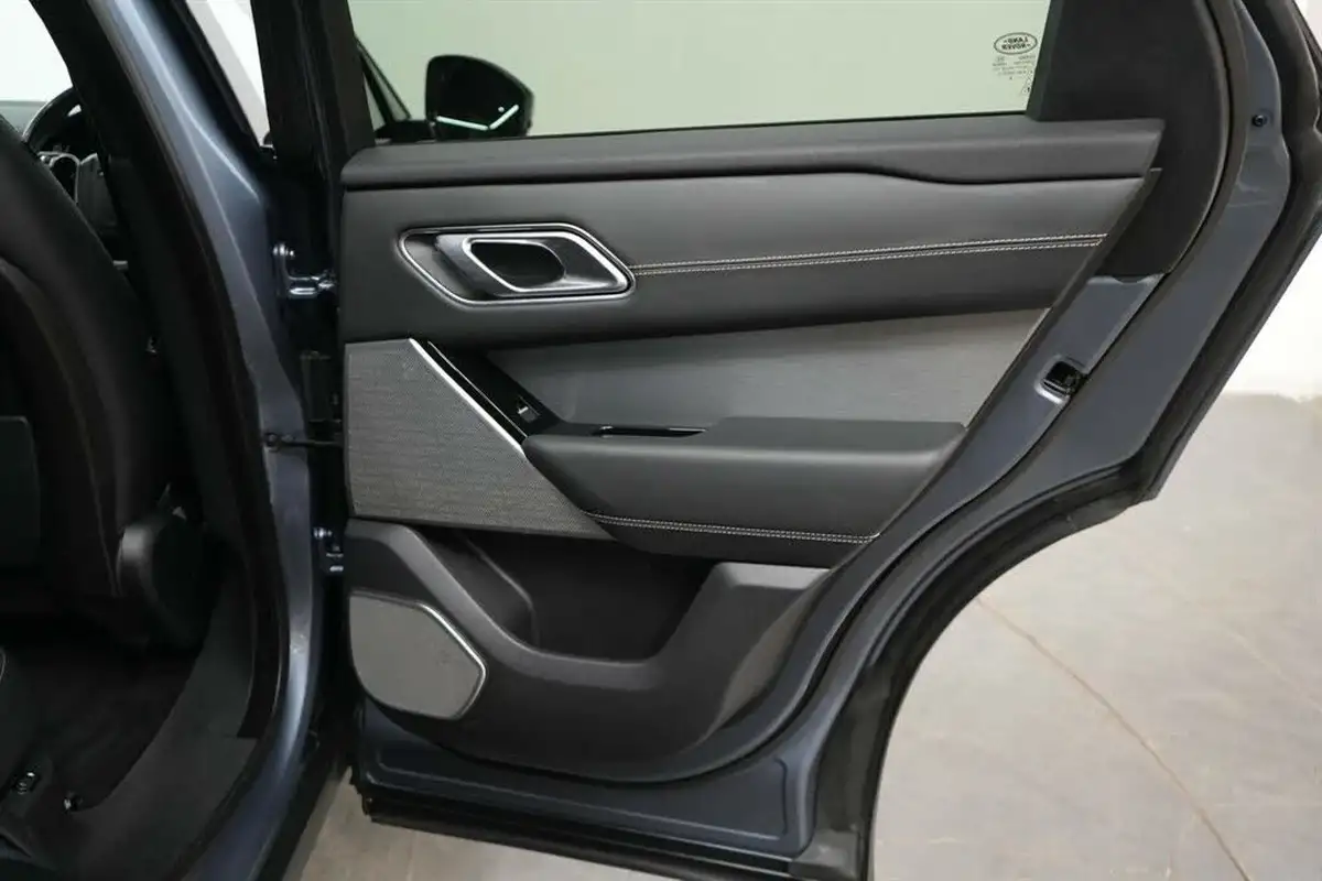2018-land-rover-range-rover-velar-20-p300-r-dynamic-hse-ss-big-21