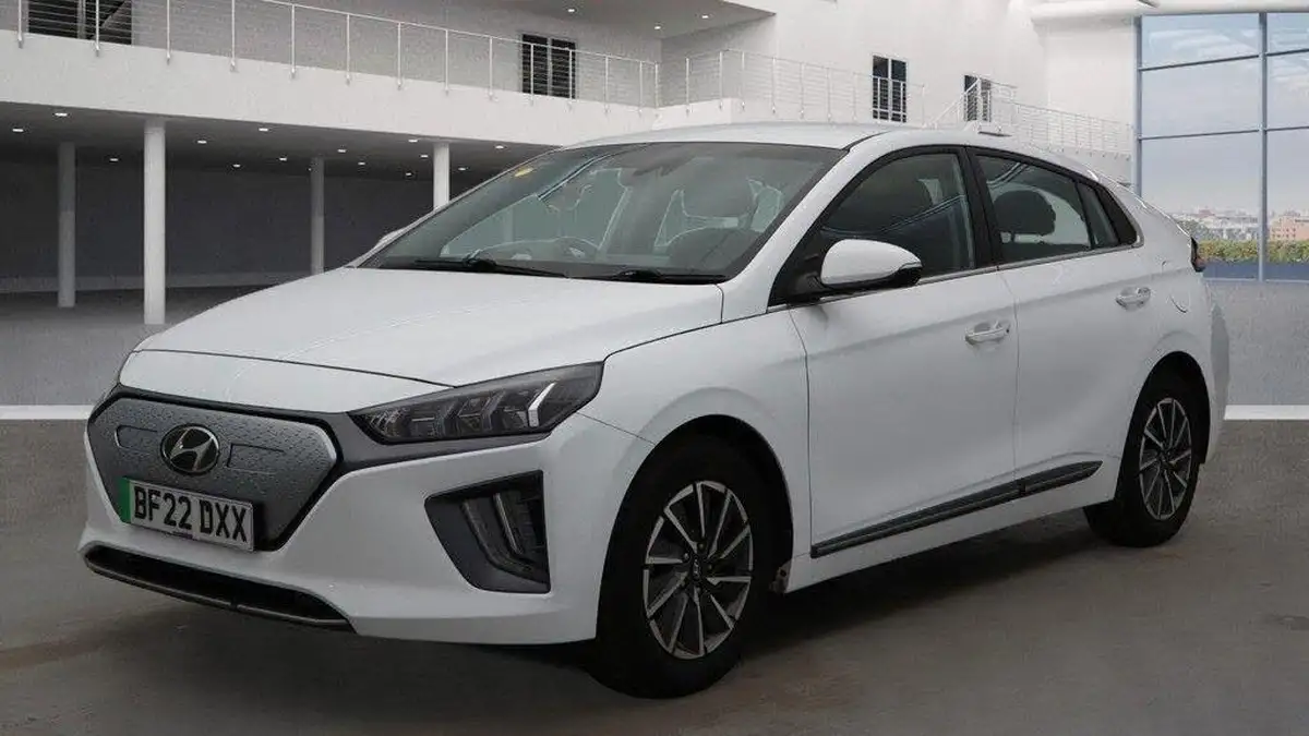 2022-hyundai-ioniq-e-premium-electric-big-1