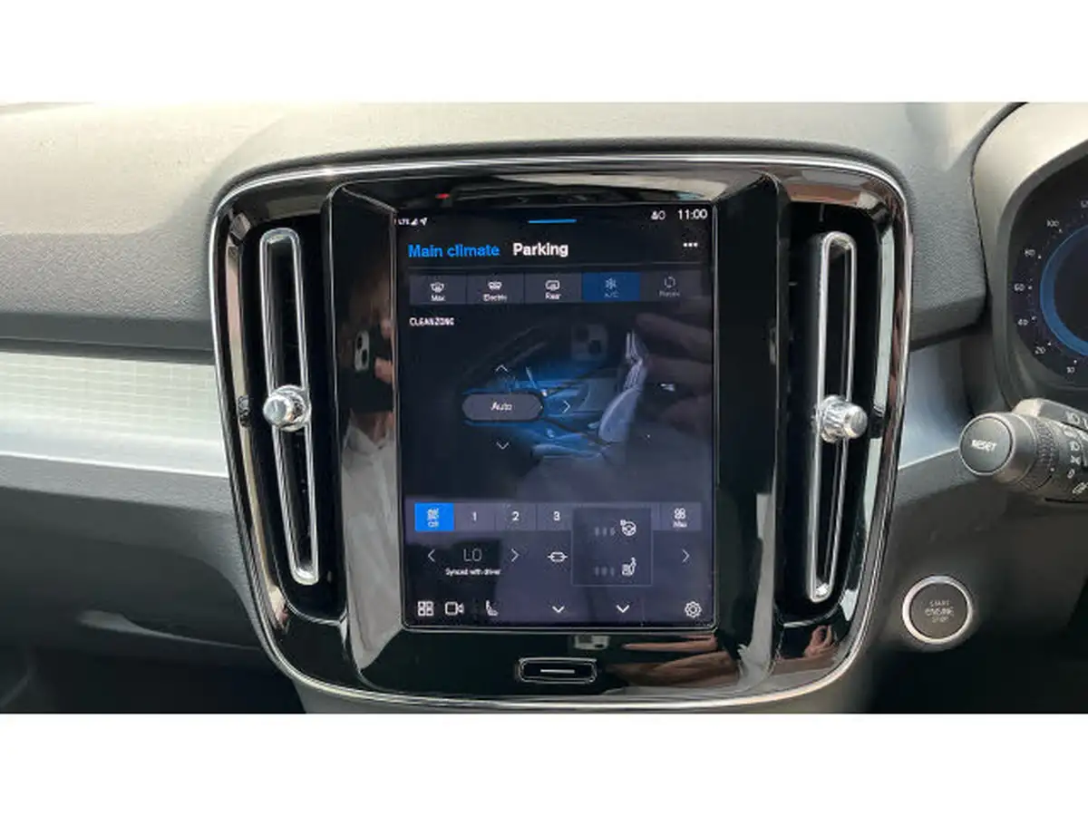 2024-volvo-xc40-20-b3-plus-big-35