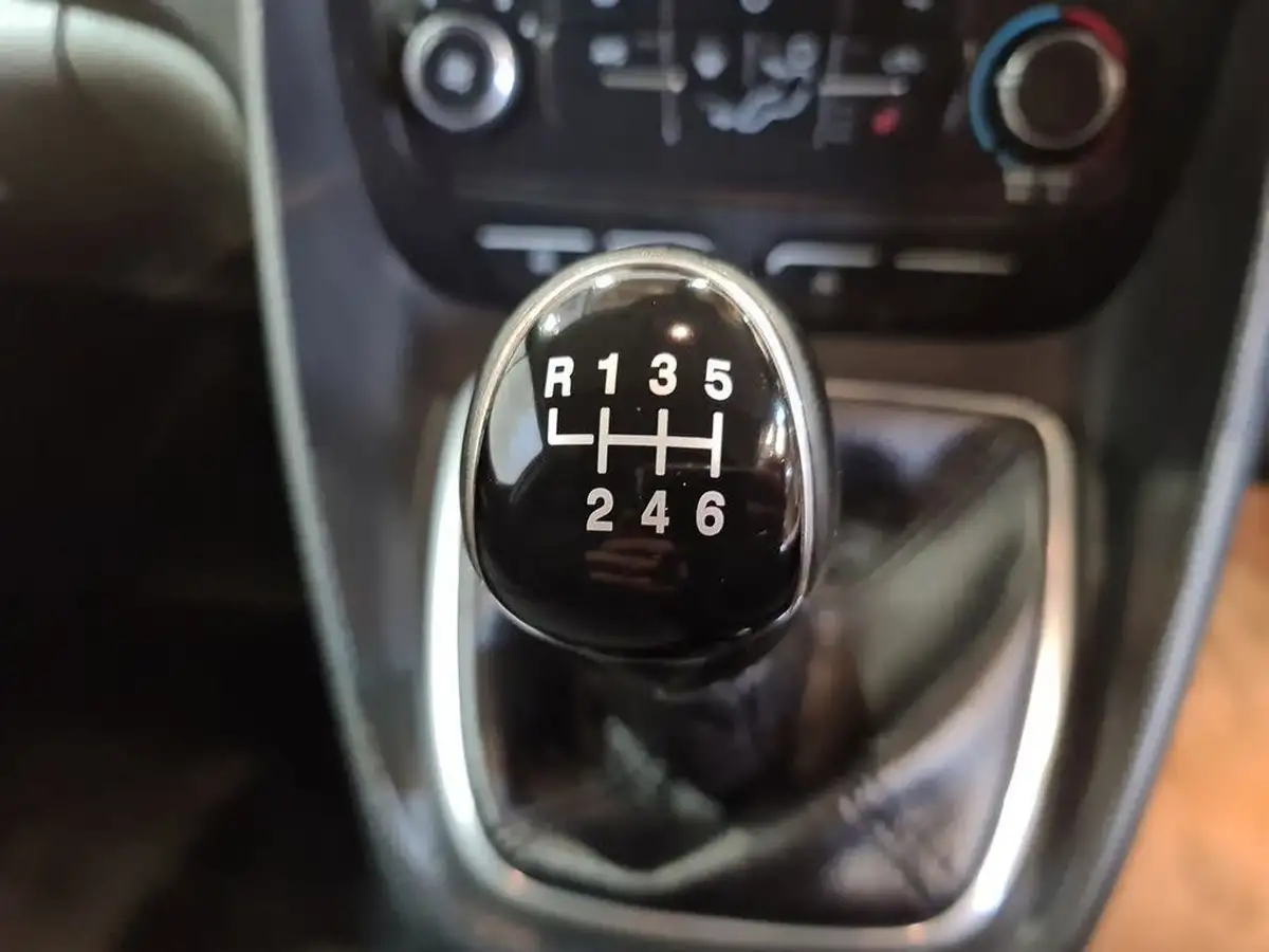 2020-ford-transit-connect-15-ecoblue-l1-200-limited-big-31