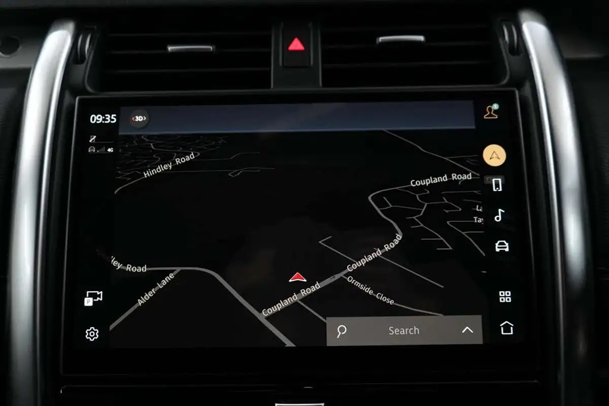 2021-land-rover-discovery-30-d300-r-dynamic-hse-big-41