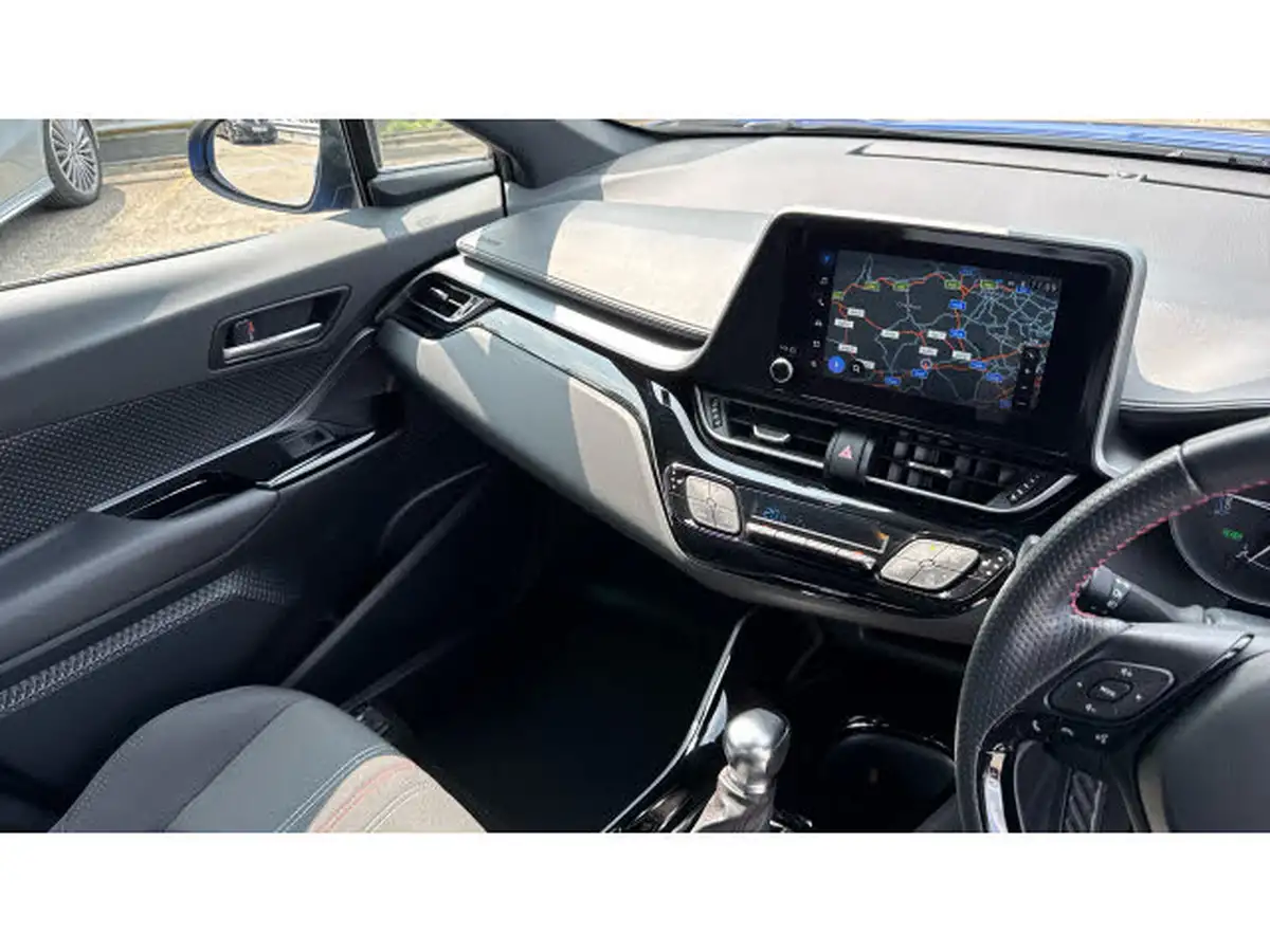 2022-toyota-c-hr-18-vvt-i-gr-sport-big-13