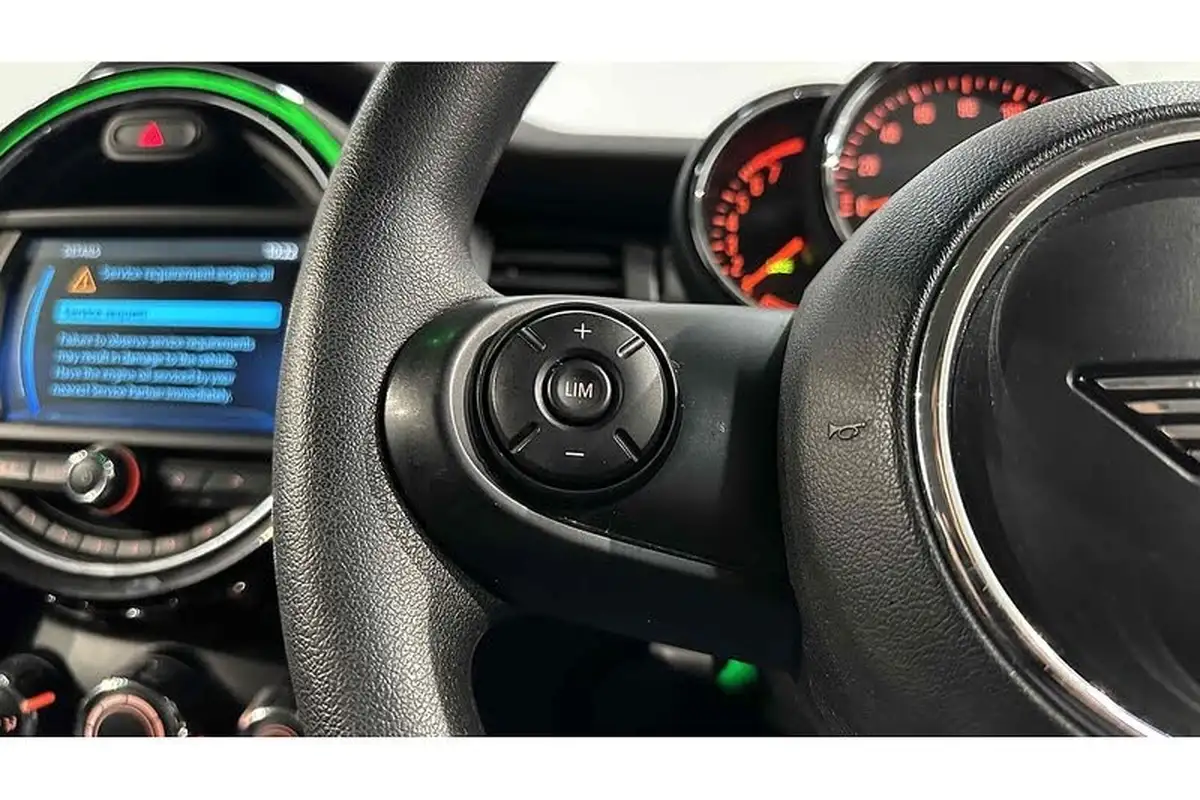 2019-mini-cooper-15-cooper-classic-hatchback-3d-big-33