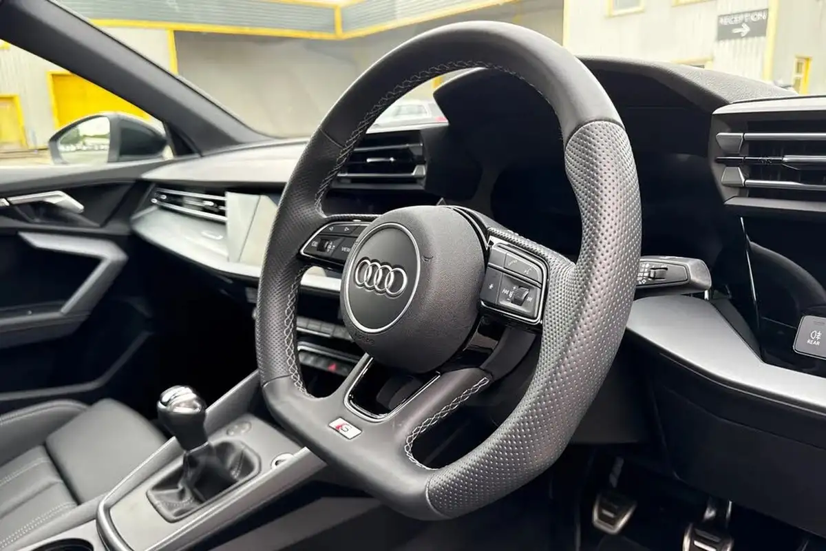 2024-audi-a3-15-35-tfsi-s-line-saloon-4d-big-41