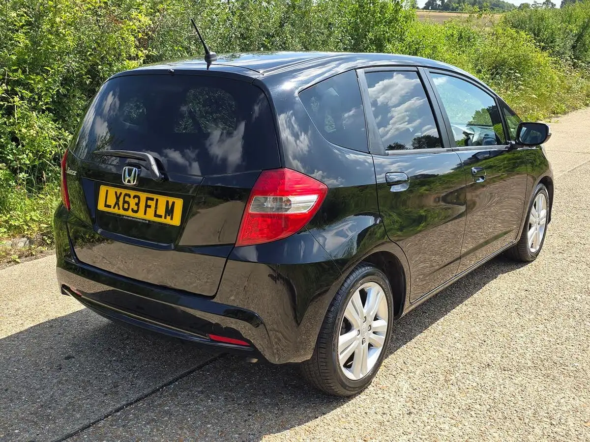 2013-honda-jazz-14-es-plus-cvt-big-28