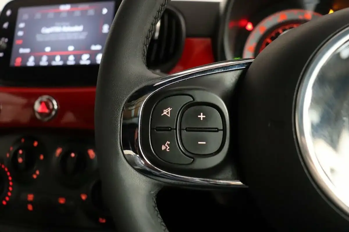 2022-fiat-500-10-dolcevita-big-21