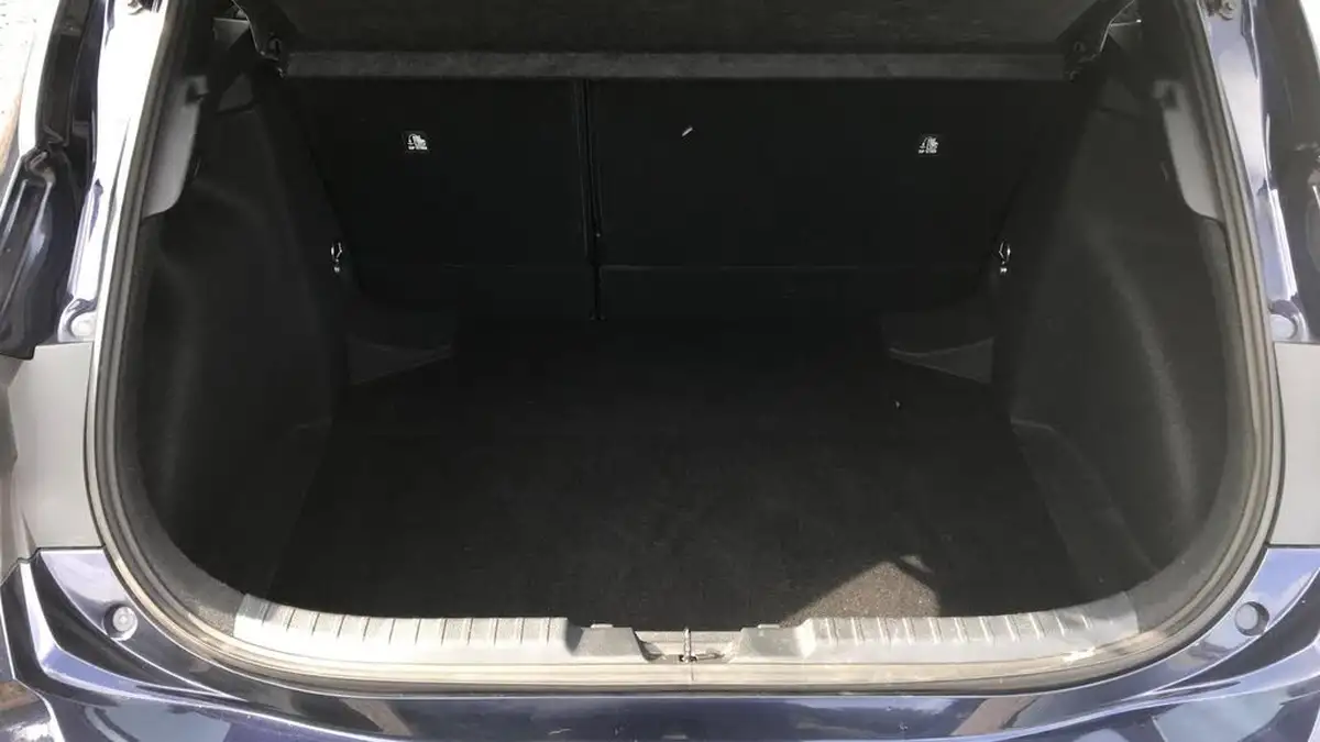 2022-toyota-corolla-18-vvt-i-icon-120bhp-trk-hatchback-5d-big-13