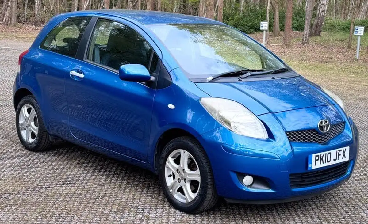 2010-toyota-yaris-10-tr-3d-big-8