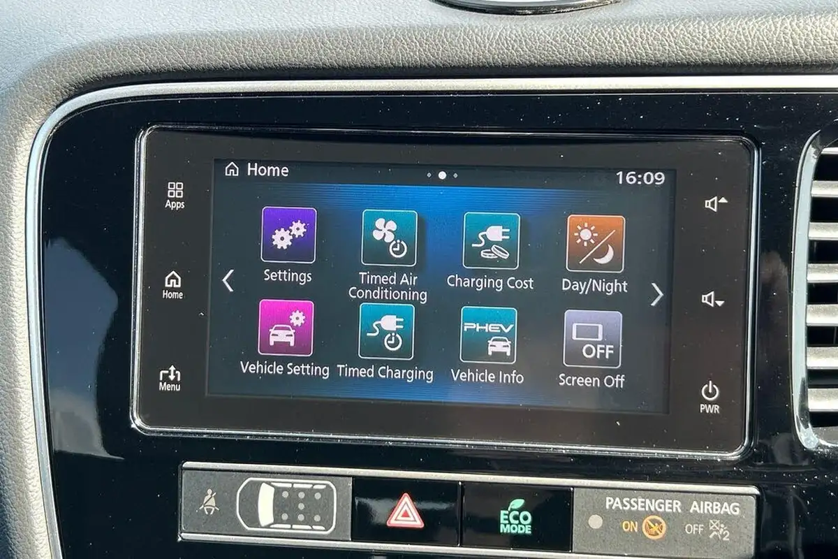 2019-mitsubishi-outlander-24-4h-phev-big-10