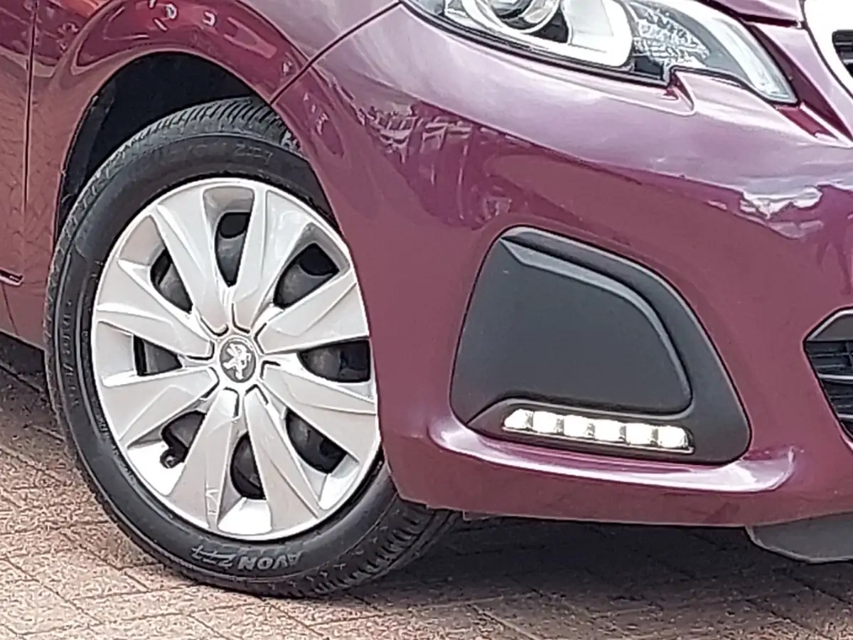 2018-peugeot-108-10-active-68bhp-hatchback-5d-big-8