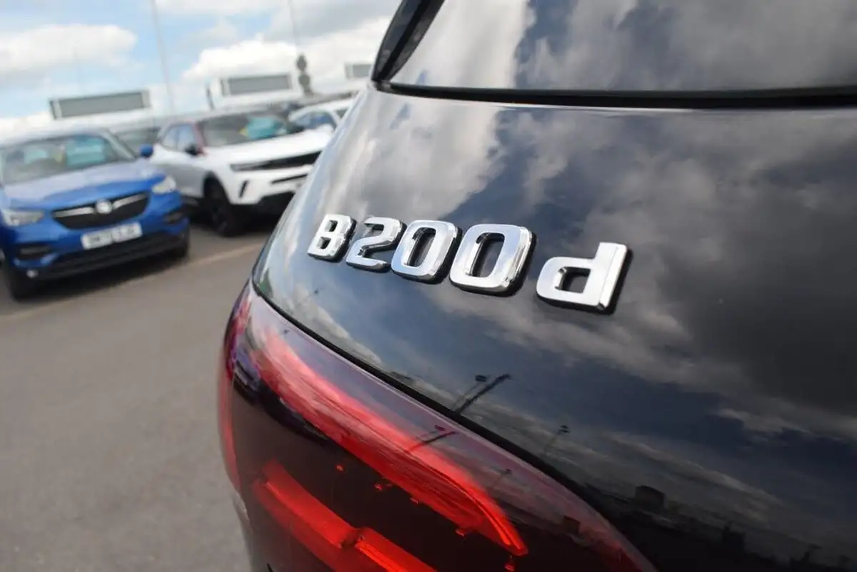 2020-mercedes-benz-b-class-20d-b200d-sport-executive-big-13