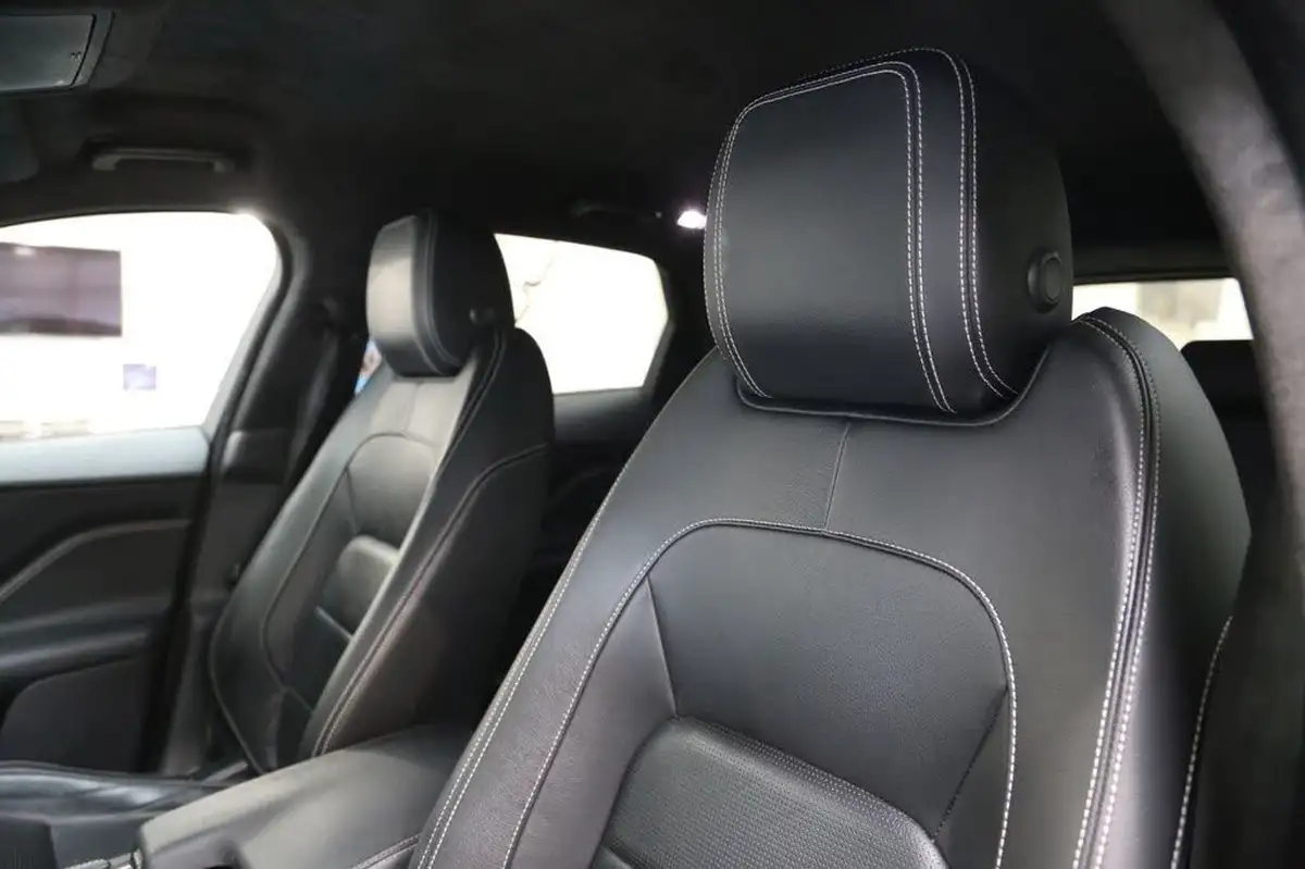 2018-jaguar-f-pace-20-i4d-r-sport-180ps-auto-big-44