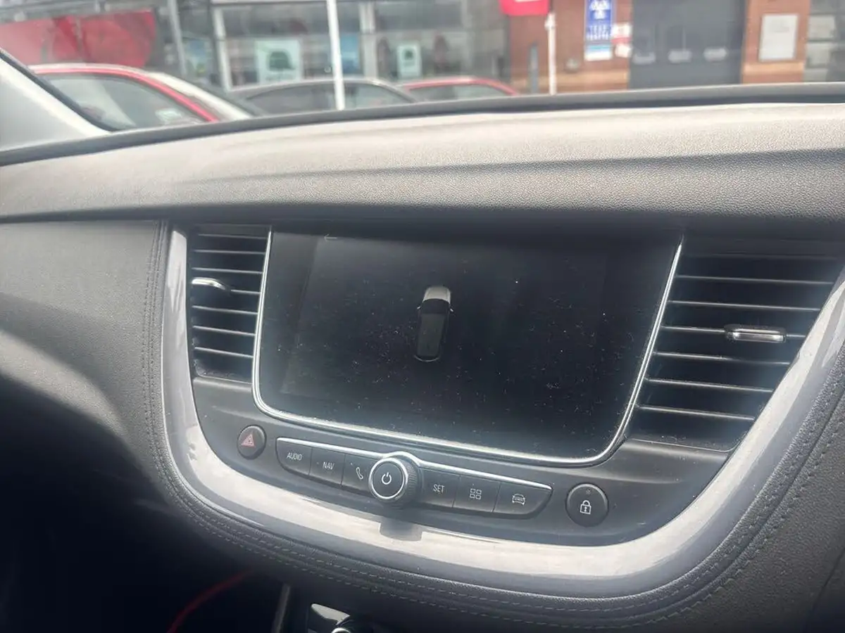 2020-vauxhall-grandland-x-12-sri-nav-big-23