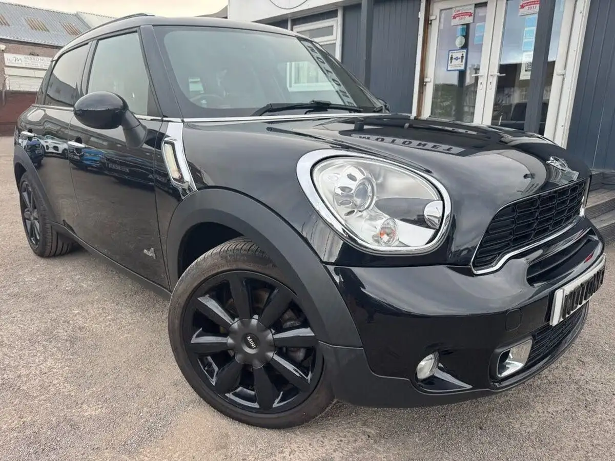 2011-mini-countryman-16-cooper-s-190bhp-all4-big-0