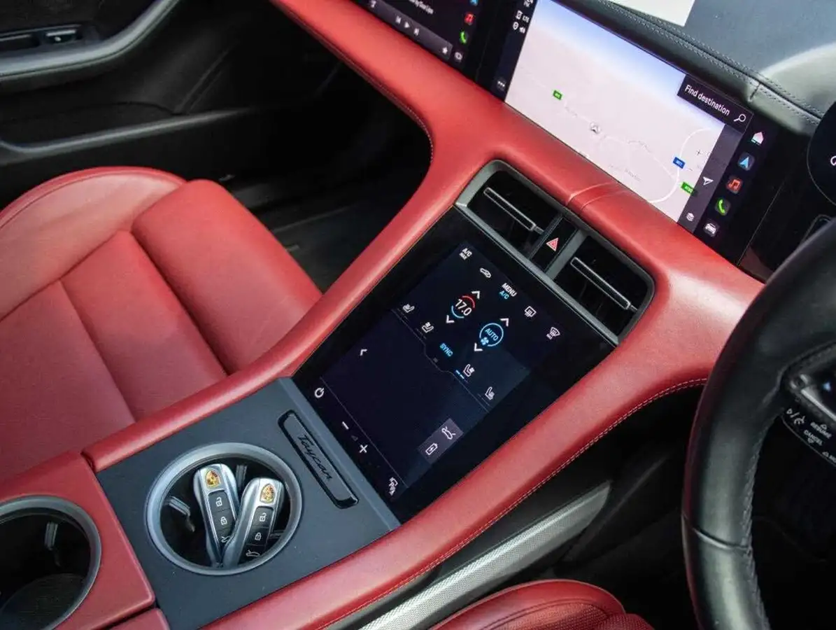 2020-porsche-taycan-e-turbo-s-big-8