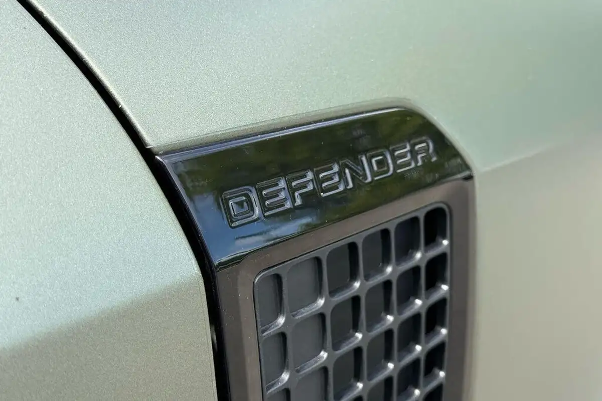 2024-land-rover-110-defender-30-d300-x-dynamic-hse-big-65