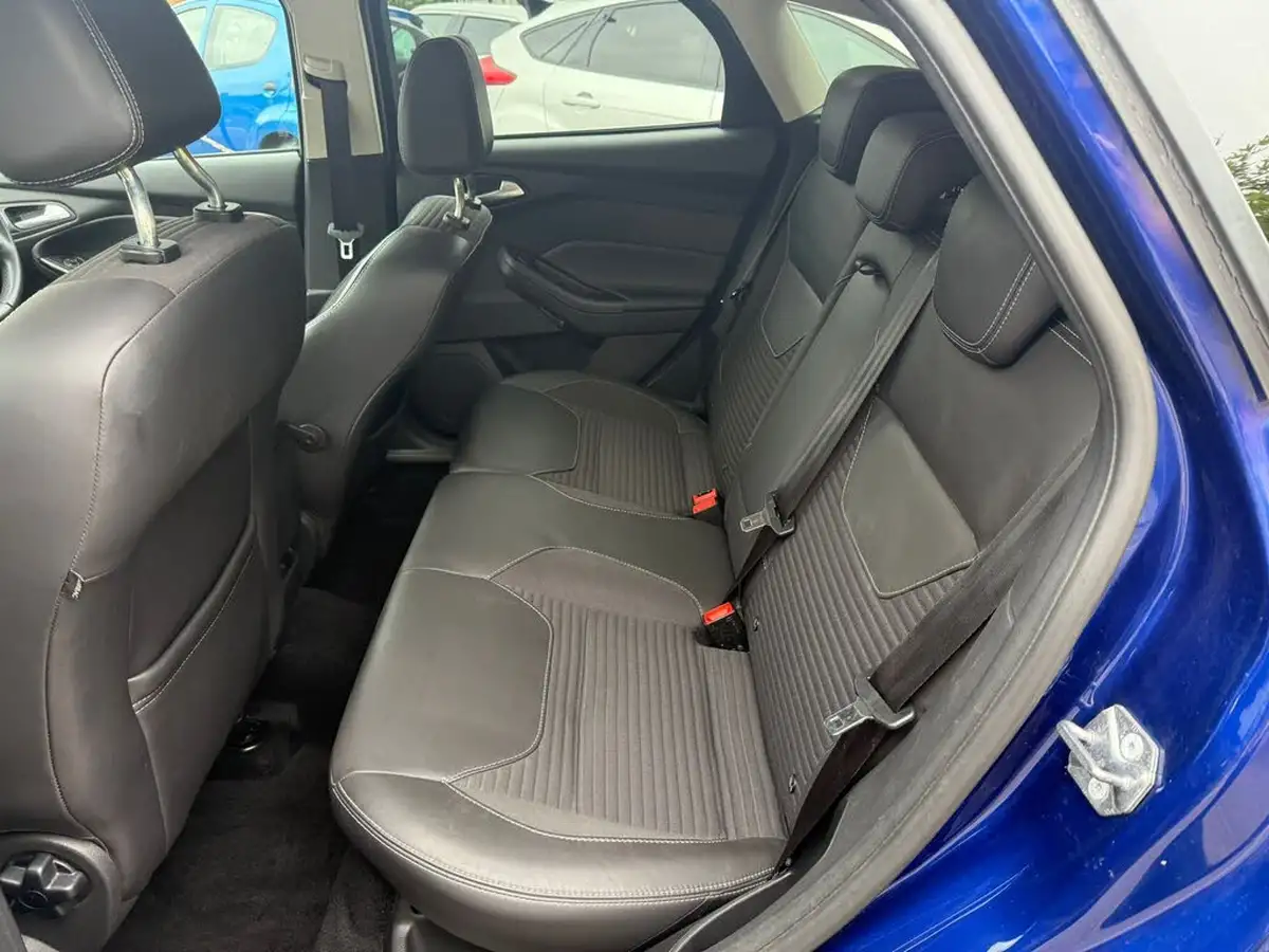2015-ford-focus-10-titanium-x-t-125ps-hatchback-big-9