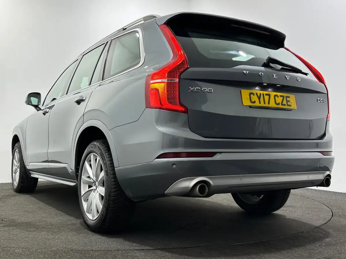 2017-volvo-xc90-20td-d5-momentum-awd-auto-big-50