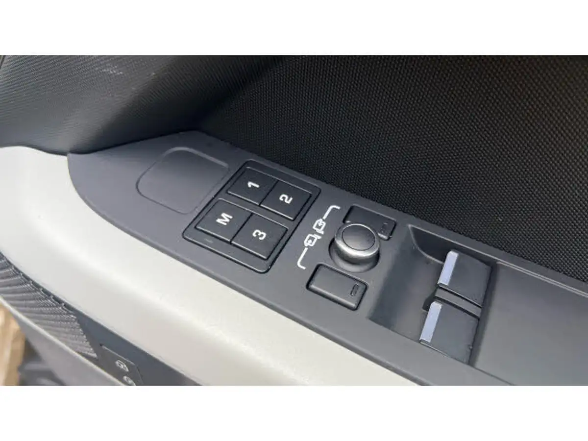 2023-land-rover-90-defender-30-d250-x-dynamic-se-big-30