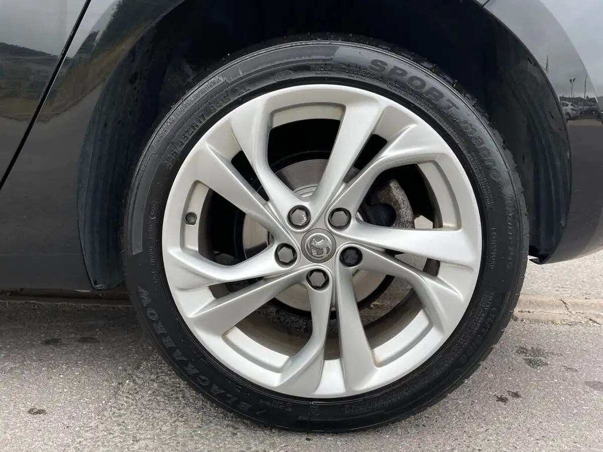 2018-vauxhall-astra-14i-16v-turbo-sri-nav-150ps-hatchback-big-8