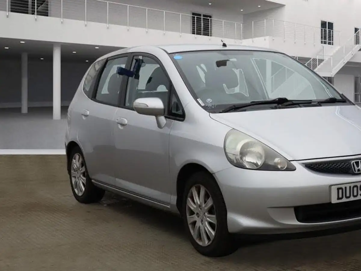 2009-honda-jazz-14-se-cvt-7-big-0