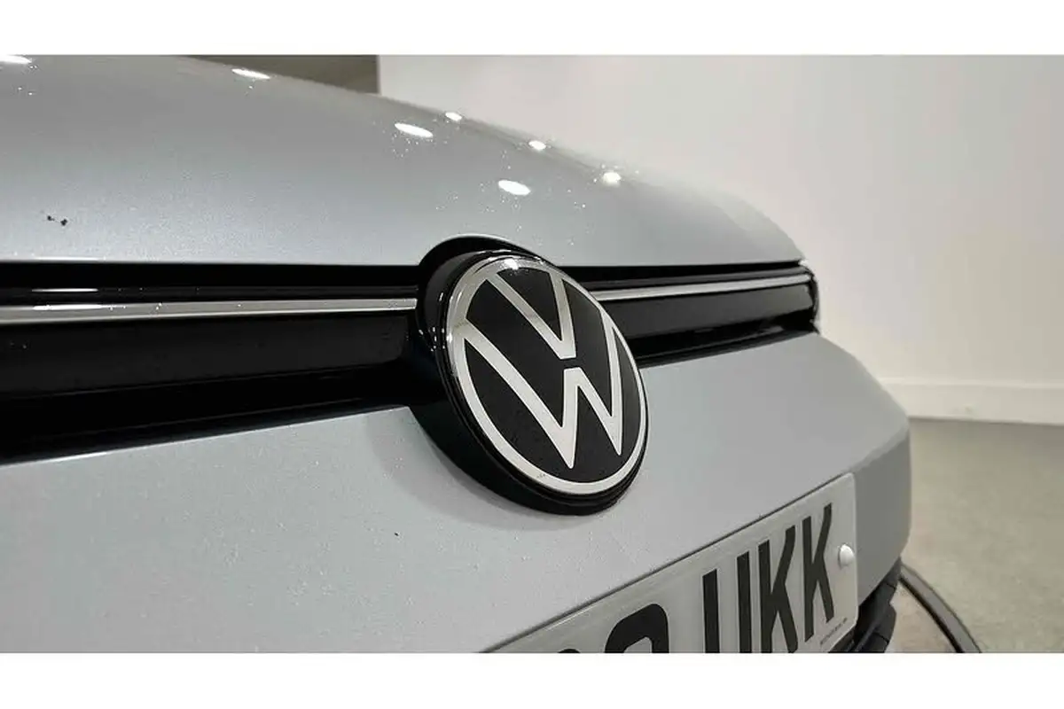 2022-volkswagen-golf-20tdi-life-hatchback-big-17