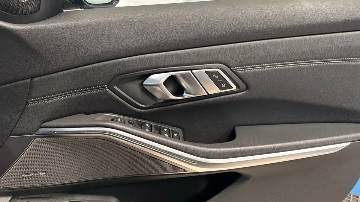 2021-bmw-3-series-20td-320d-sport-touring-5d-big-24