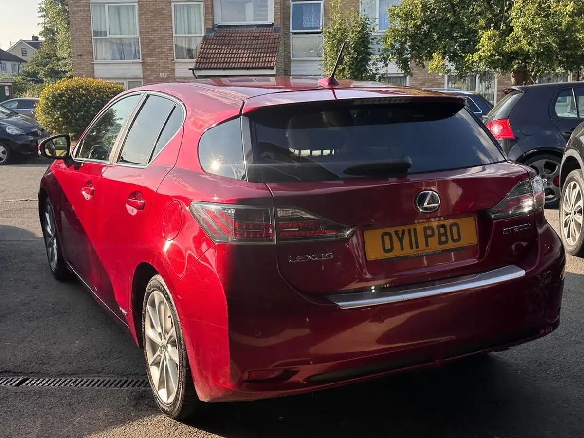 2011-lexus-ct-200h-18-se-l-premier-big-8