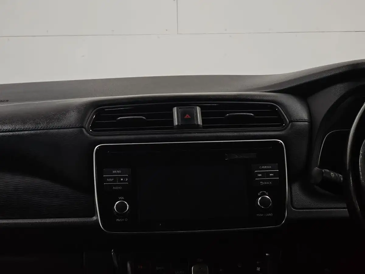 2019-nissan-leaf-e-n-connecta-big-42