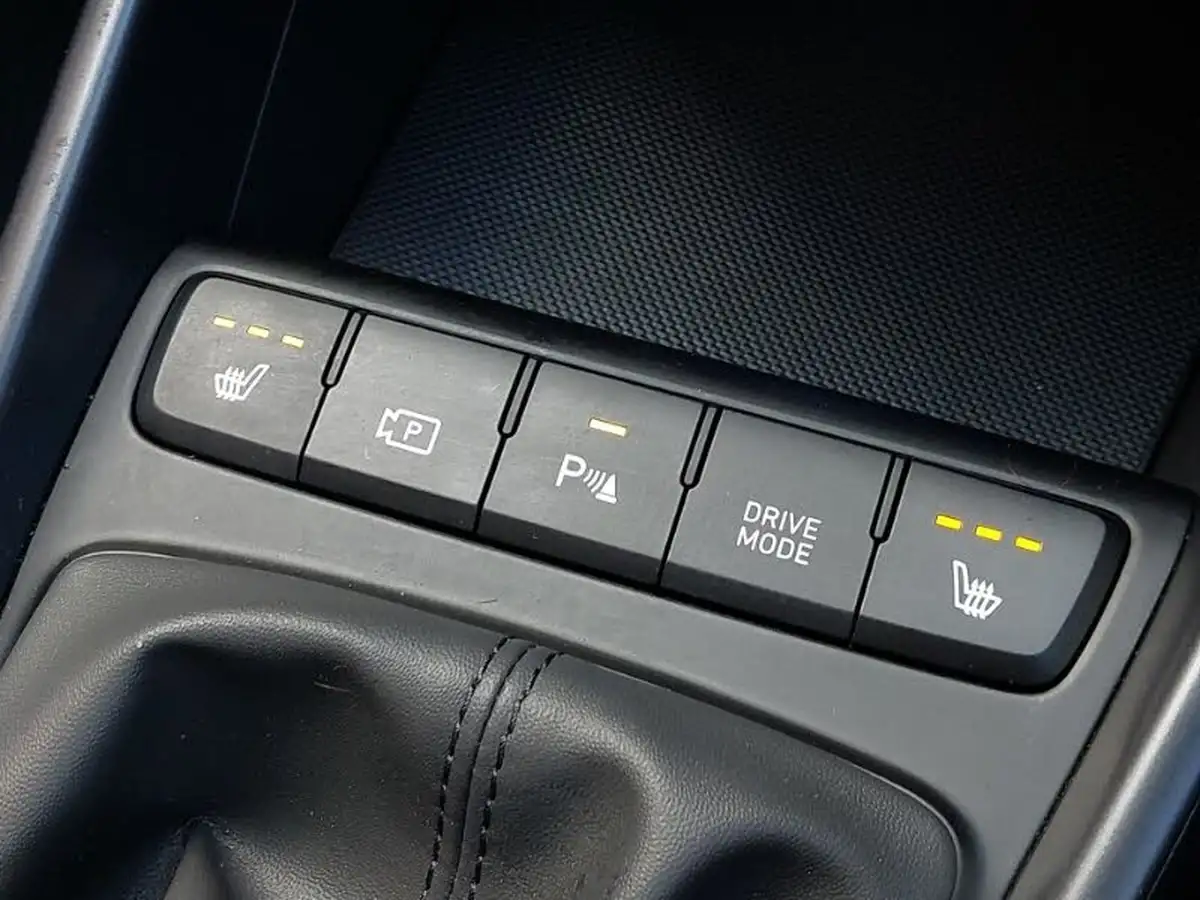 2025-hyundai-i20-10-t-gdi-premium-big-14
