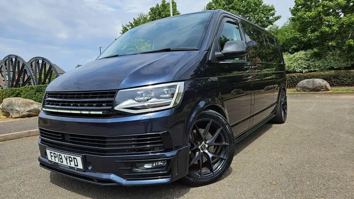 2018-volkswagen-transporter-20bitdi-t30-highline-bmt-swb-panel-van-dsg-big-3