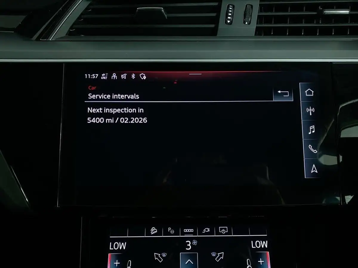 2022-audi-e-tron-55e-technik-station-wagon-big-28