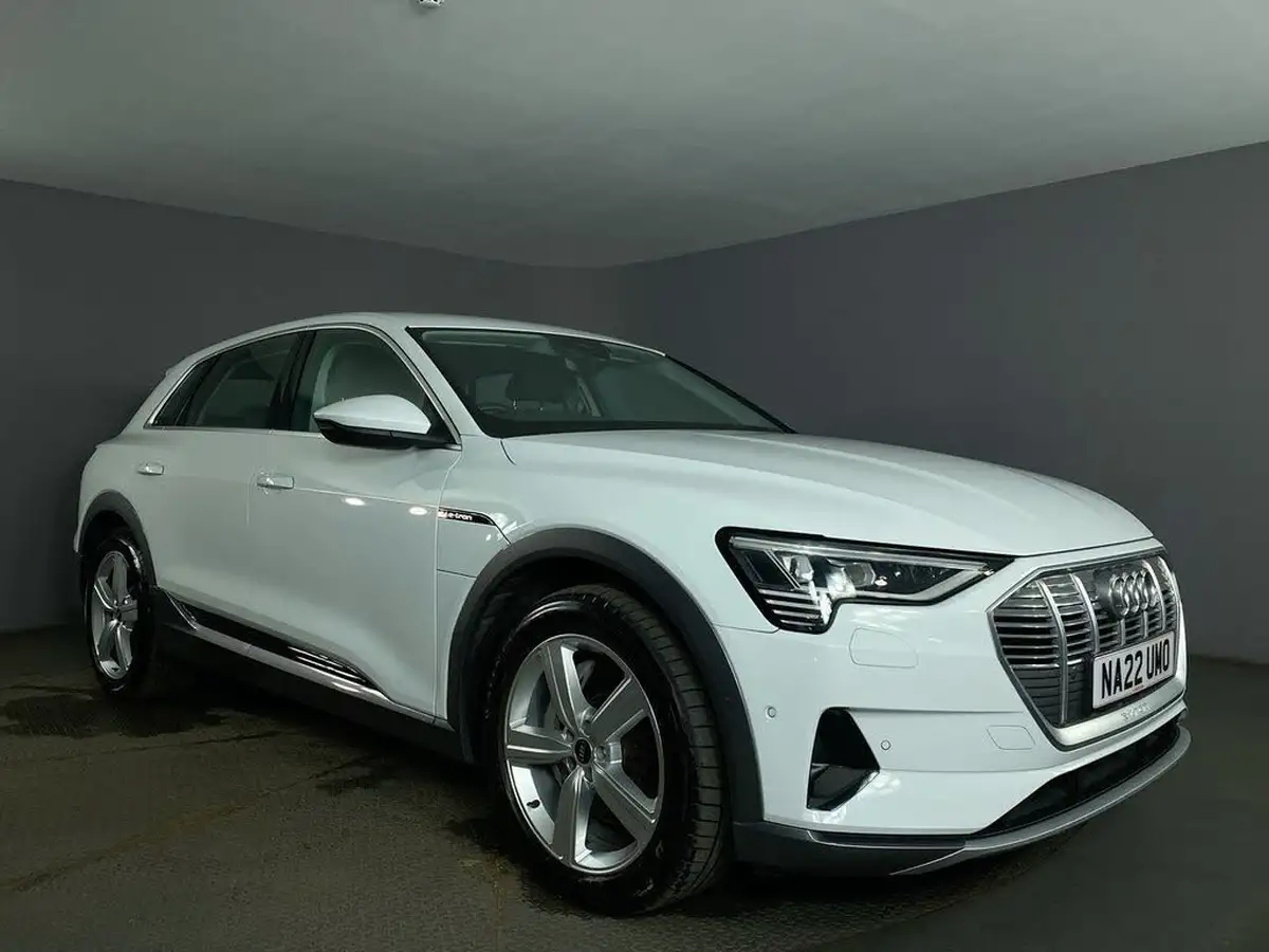 2022-audi-e-tron-55e-technik-station-wagon-big-0