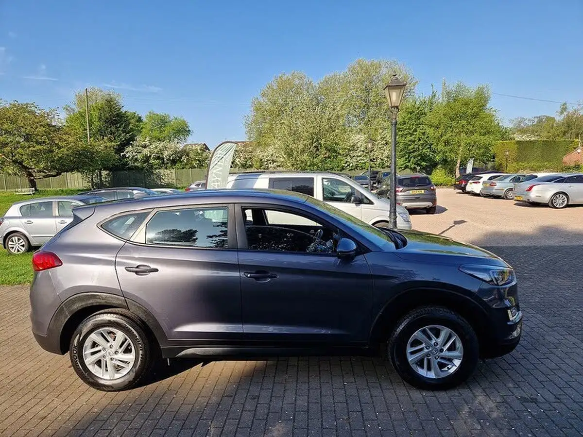 2019-hyundai-tucson-16-gdi-s-connect-big-22