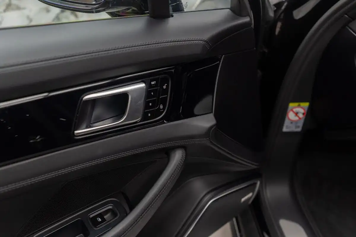2017-porsche-panamera-29-v6-4-e-hybrid-executive-big-43