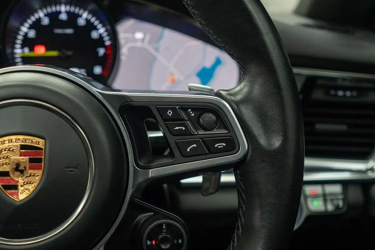 2017-porsche-panamera-29-v6-4-e-hybrid-executive-big-15