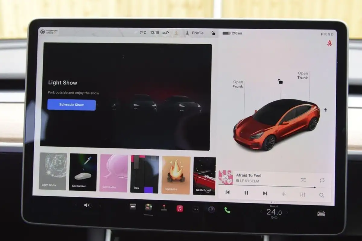 2020-tesla-model-3-e-performance-big-34
