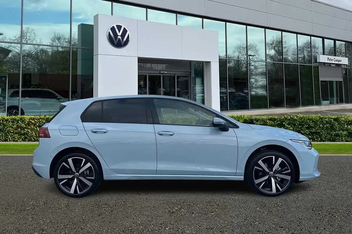 2025-volkswagen-golf-15-etsi-match-big-3