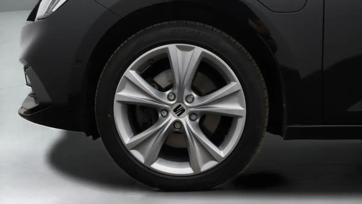 2021-seat-leon-14-e-hybrid-fr-hatchback-big-18