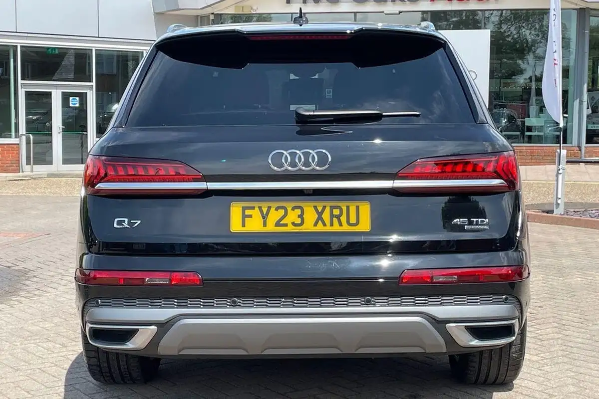 2023-audi-q7-30-45-tdi-s-line-big-4