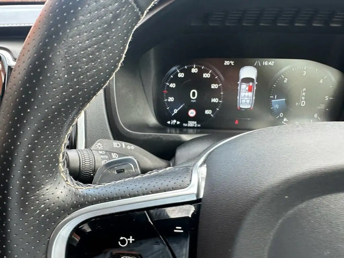 2019-volvo-xc90-20td-d5-r-design-big-43