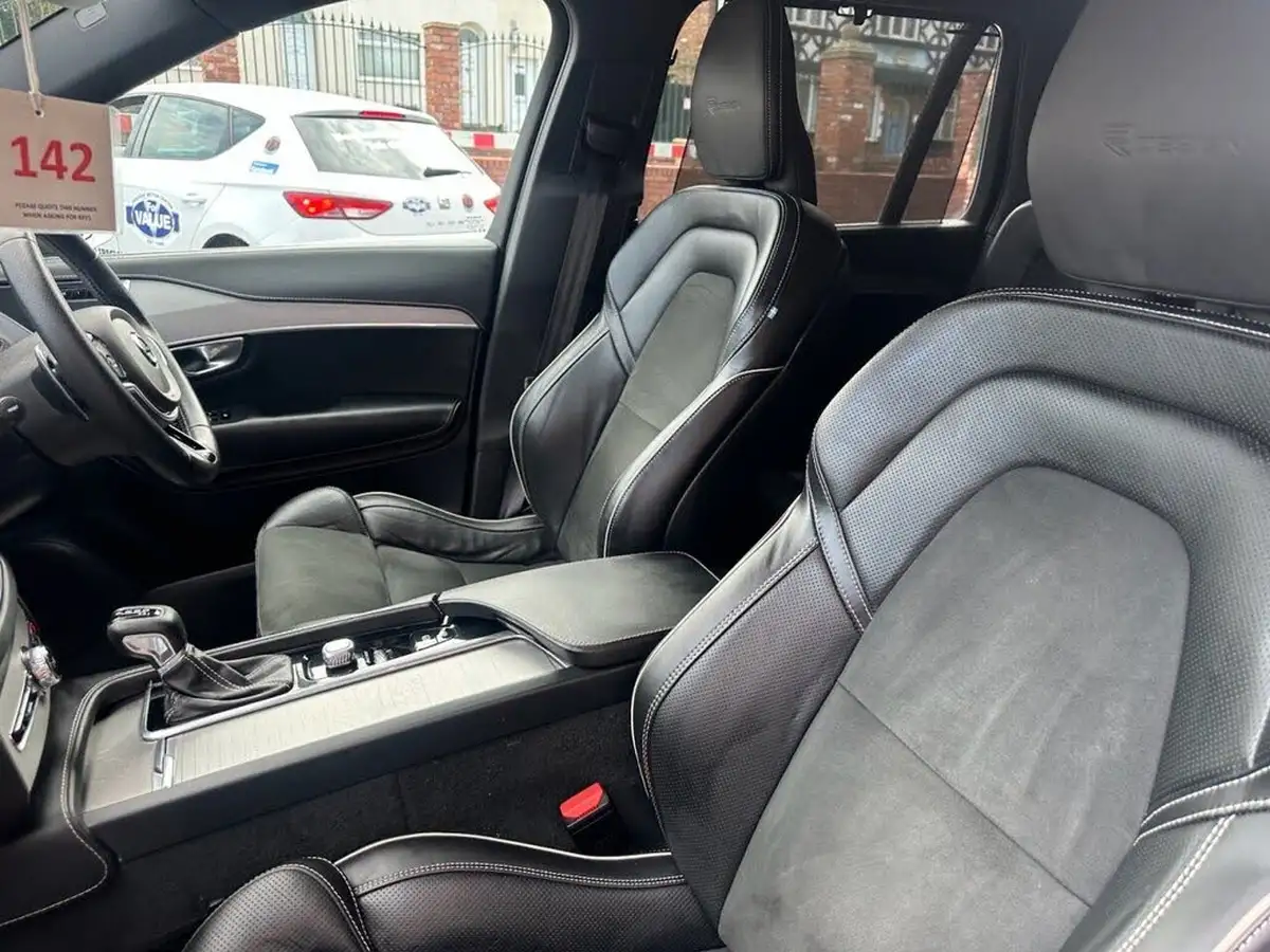 2019-volvo-xc90-20td-d5-r-design-big-19